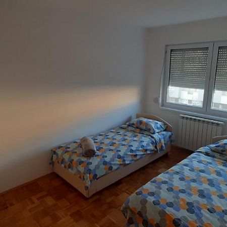 Apartman Stella Istocno Sarajevo Lukavica Exterior foto