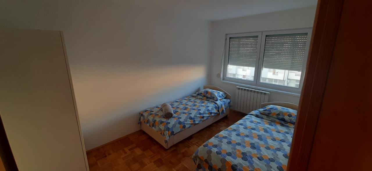 Apartman Stella Istocno Sarajevo Lukavica Exterior foto
