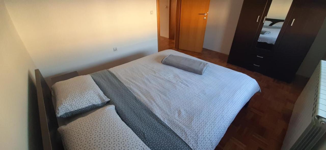 Apartman Stella Istocno Sarajevo Lukavica Exterior foto